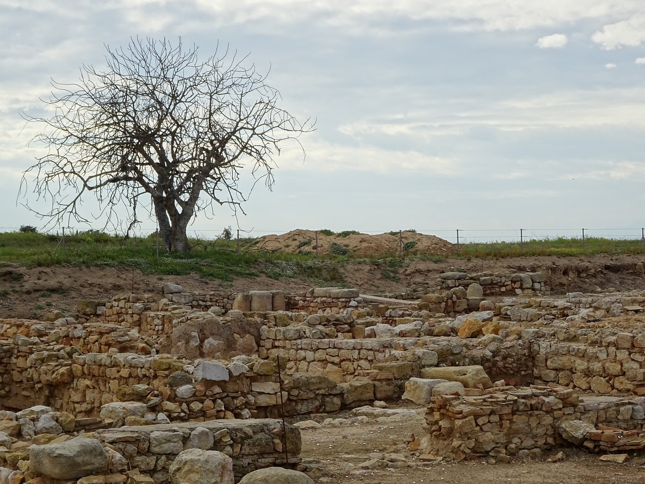 An unusual 10,000-year-old ancient city discovered by archaeologists