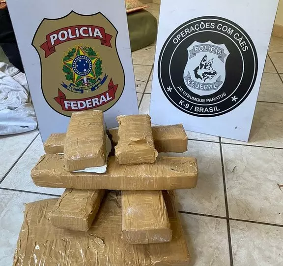 24/10 NO ES: PF combate tráfico de drogas com apoio dos Correios, segue fotos!
