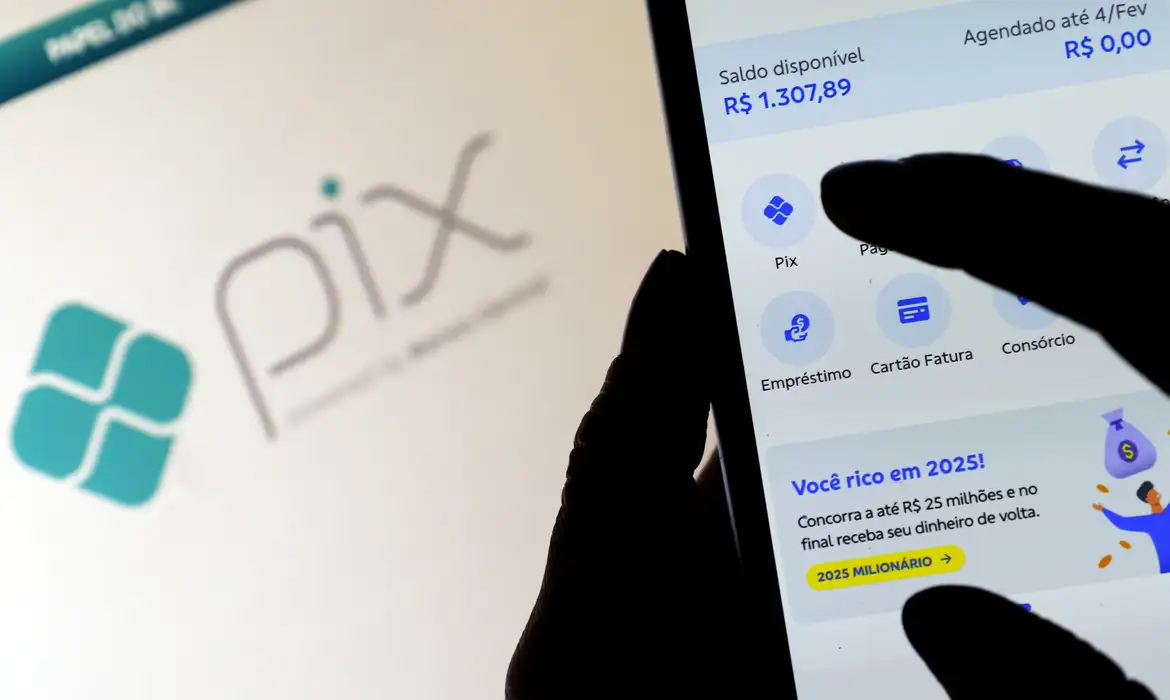 Transações por Pix voltam a aumentar na segunda metade de janeiro, volume de transferências havia caído em meio a onda de fake news