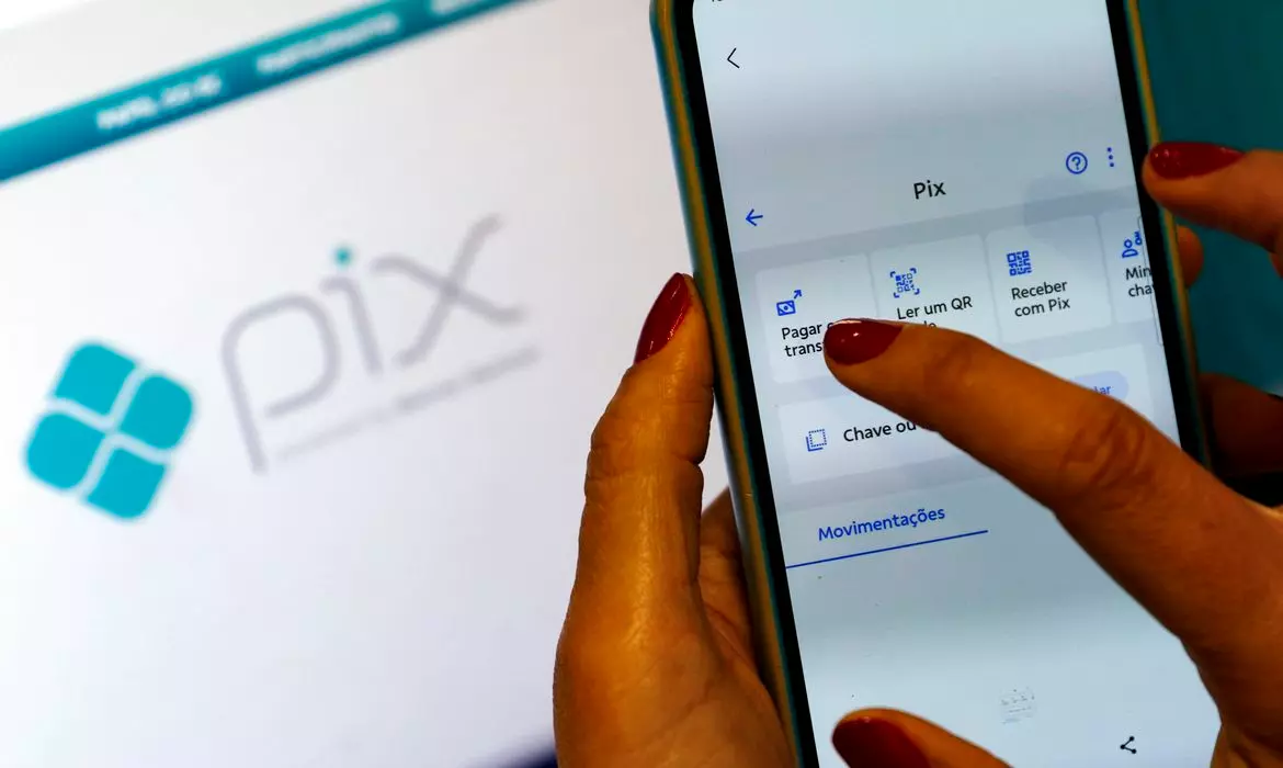 Boletos podem ser pagos por Pix a partir desta segunda-feira, transação será feita a partir de código QR específico para pagamento