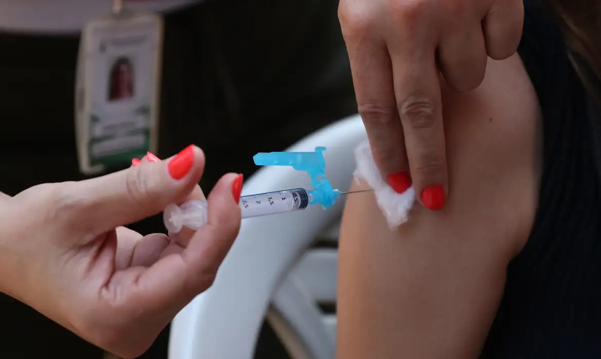 Atenção: Médicos alertam para riscos da gripe em pessoas com mais de 60 anos, chances de ter AVC e ataque cardíacos aumentam após infecção