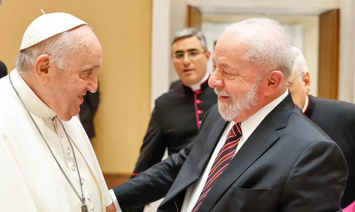 Morte do papa: Lula destaca a atuação do Papa Francisco em favor dos pobres e refugiados e decreta luto oficial de sete dias