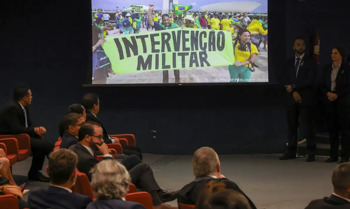 Por unanimidade, STF torna réus mais 6 denunciados por trama golpista, segue lista