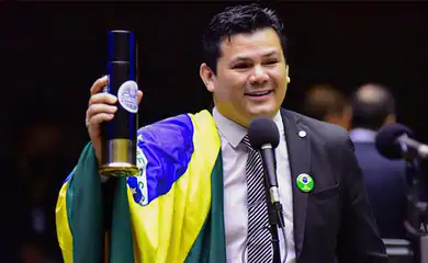Ruim para o ES: Deputado Gilvan do PL tem mandato suspenso por três meses, ele se referiu à deputada Gleisi Hoffmann dizendo,