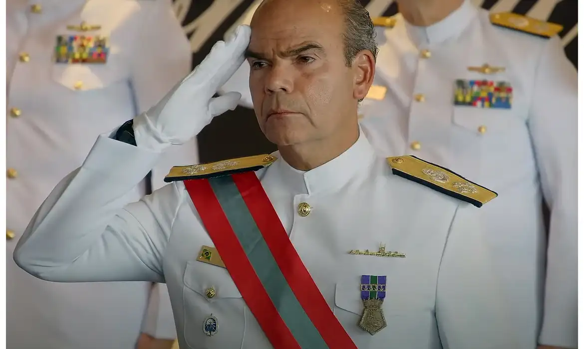 Chefe da Marinha pede dispensa como testemunha do ex-comandante da Marinha Almir Garnier acusado pela PGR de ter aderido ao plano golpista liderado por Bolsonaro