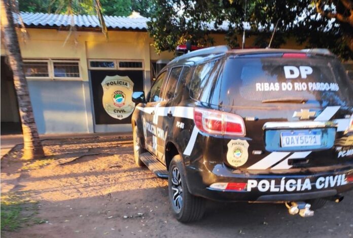 Durante ronda ostensiva, polícia prende mulher por tráfico de drogas em Ribas do Rio Pardo