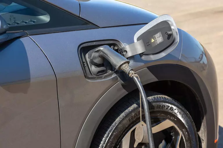 Carro elétrico é sinônimo de arrependimento para 46% dos proprietários