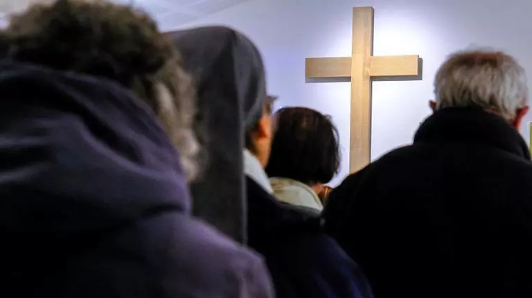 Como cruz passou de instrumento de tortura a símbolo de fé cristã