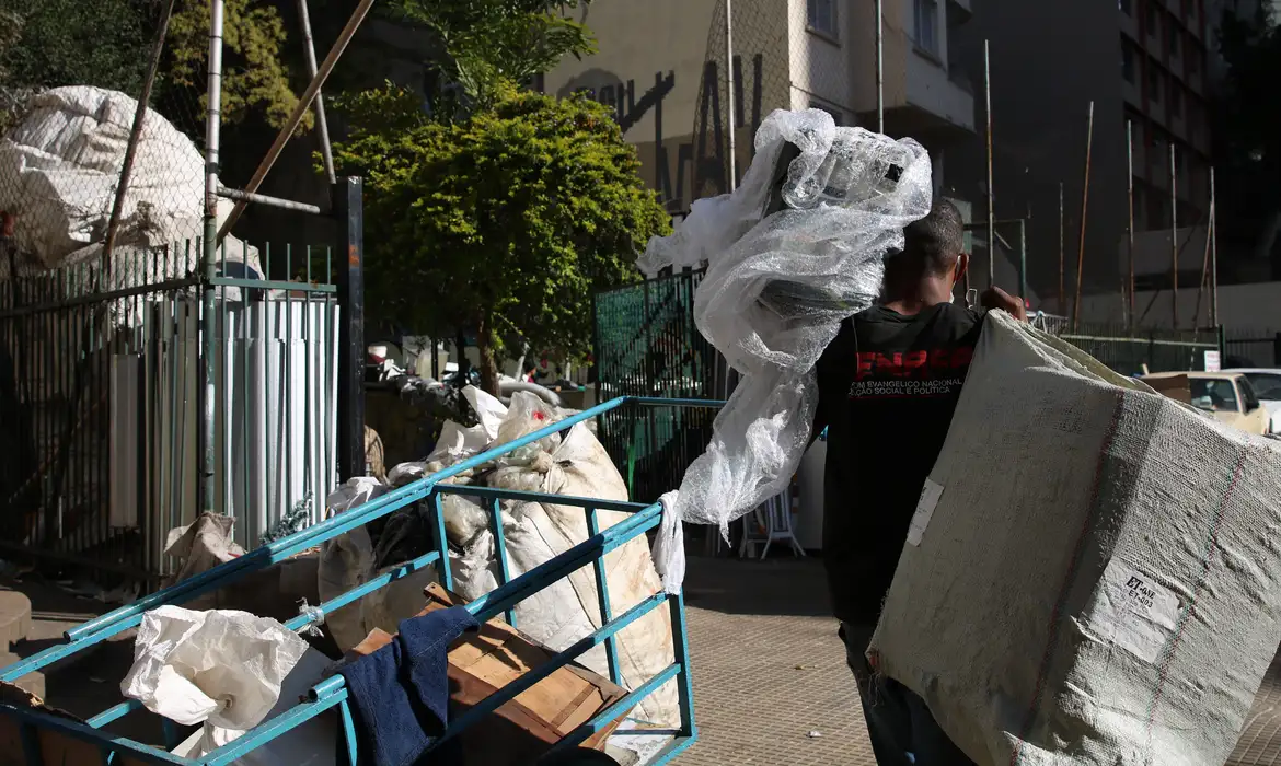 Catadores de recicláveis podem ter direito à aposentadoria especial