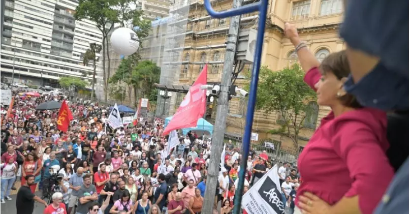 Professores da rede estadual de SP entram em greve nesta sexta (25)