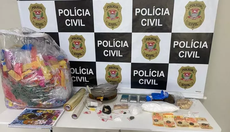 Mulher é detida com drogas, prensa e materiais para tráfico em operação da DISE e Guarda Municipal em Botucatu