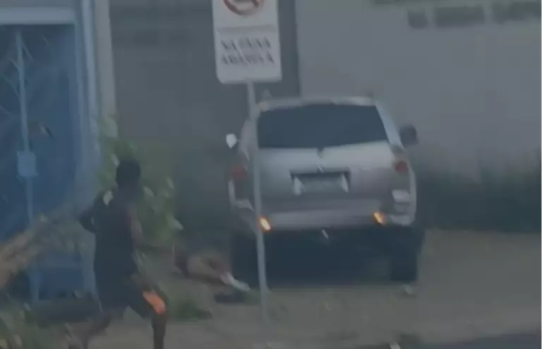 Idoso embriagado arrasta pedestre por 200 metros em Botucatu após tentar impedir partida de caminhonete