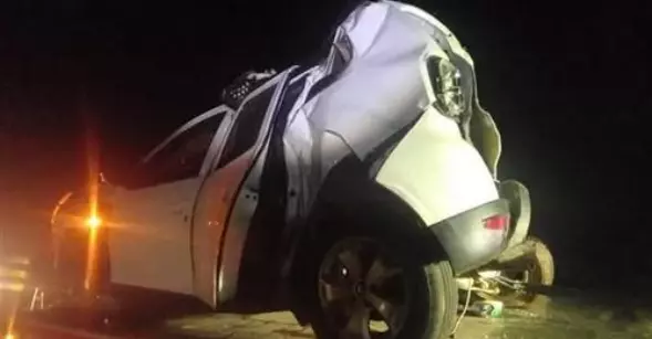 Caminhonete bate em caminhão e é atingida por outro após ficar parada na pista em Itatinga; uma pessoa morreu