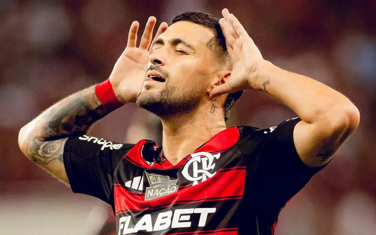 Jogos de hoje: quem joga no futebol e onde assistir ao vivo (15/05/2025)