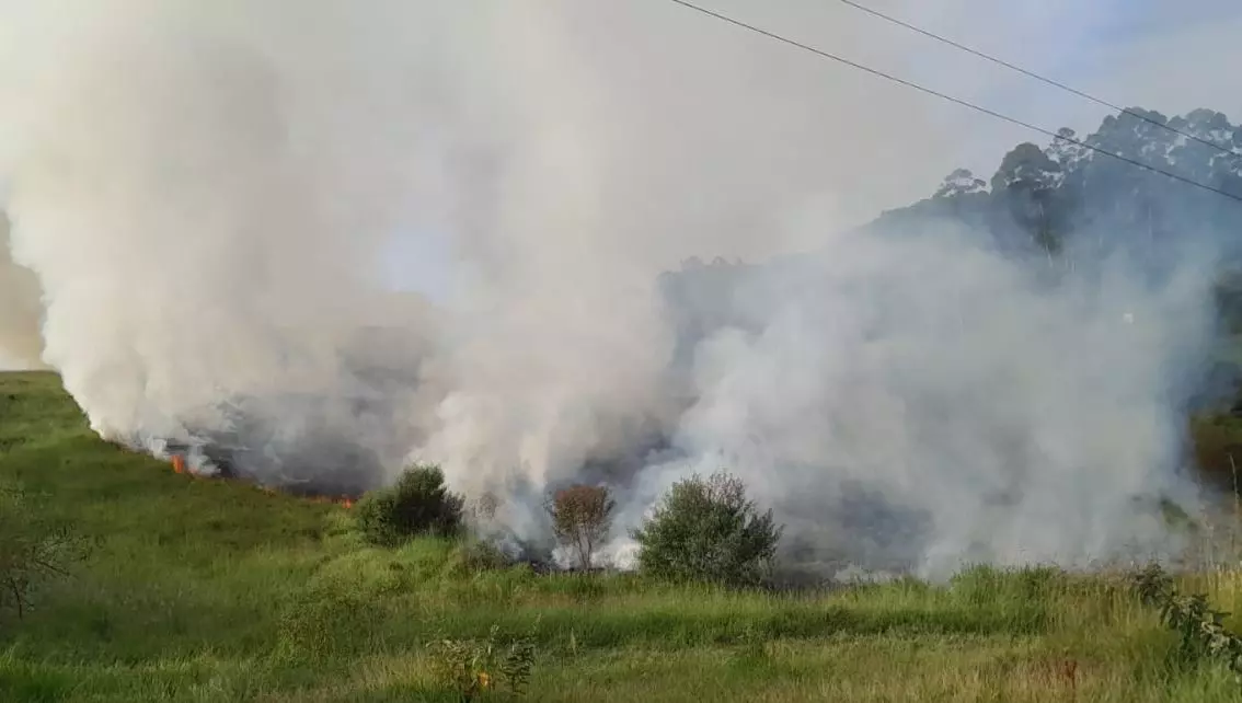Incêndio atinge mata próxima à Cascata da Marta e mobiliza forças de segurança em Botucatu