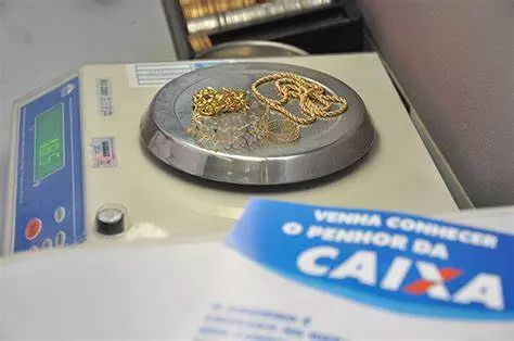 Com juros altos, brasileiros recorrem ao penhor e redescobrem o valor do ouro