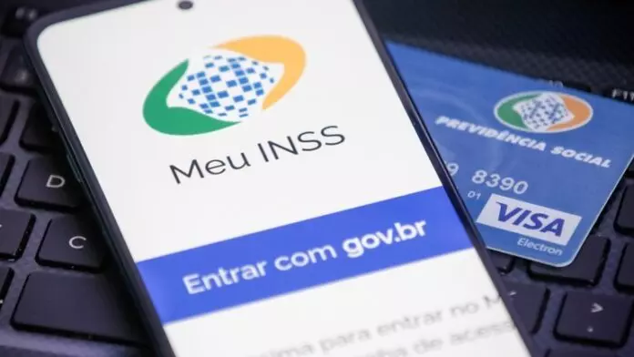 INSS: Governo inicia devolução de descontos; Haddad estima impacto de até R$ 2 bi