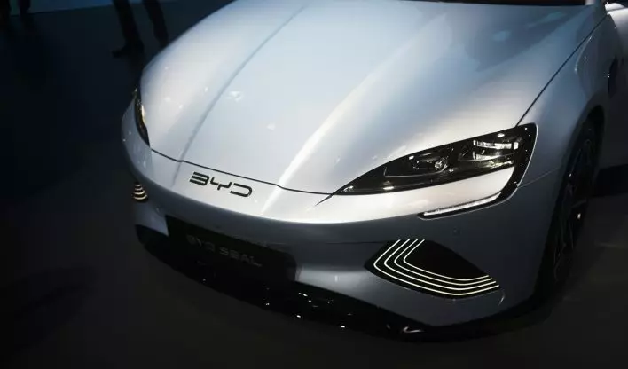Ações da BYD da China despencam 8% com corte de preços por fabricante de veículos elétricos