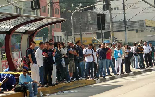 Motoristas e cobradores da Reta Transportes anunciam greve a partir de terça-feira em Botucatu