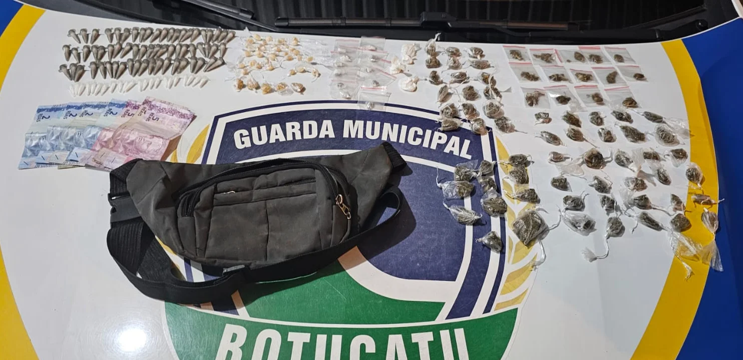 Traficante é preso após esconder drogas em quadra poliesportiva da CDHU em Botucatu