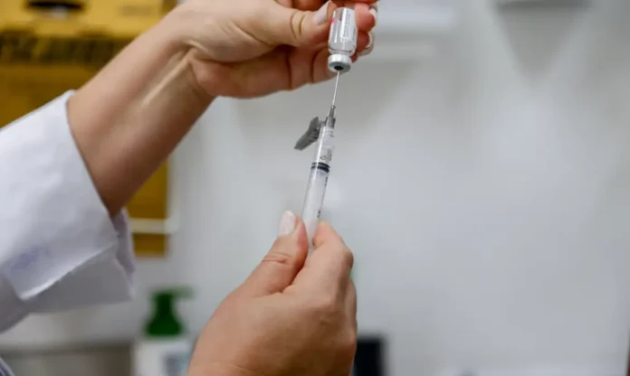 Só 40% da população-alvo foi vacinada contra gripe no Brasil