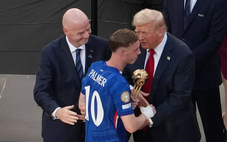 Reação de jogadores do Chelsea com Trump chama atenção: 'Não gostou'