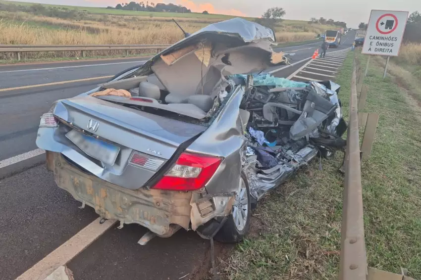 Avós morrem e criança de 10 anos sofre lesões graves em acidente