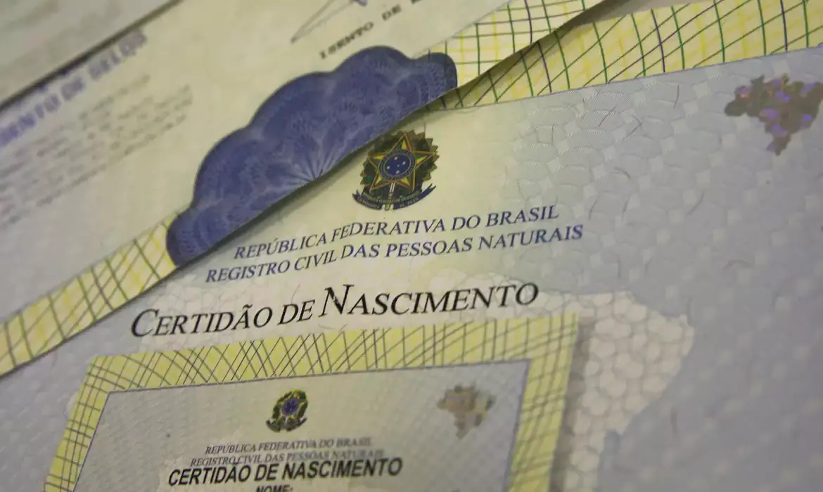 Agora é possível emitir certidões de nascimento, casamento e óbito pela internet