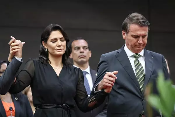 Michelle diz que Bolsonaro é 'única opção' para 2026 e que Congresso está de joelhos para STF