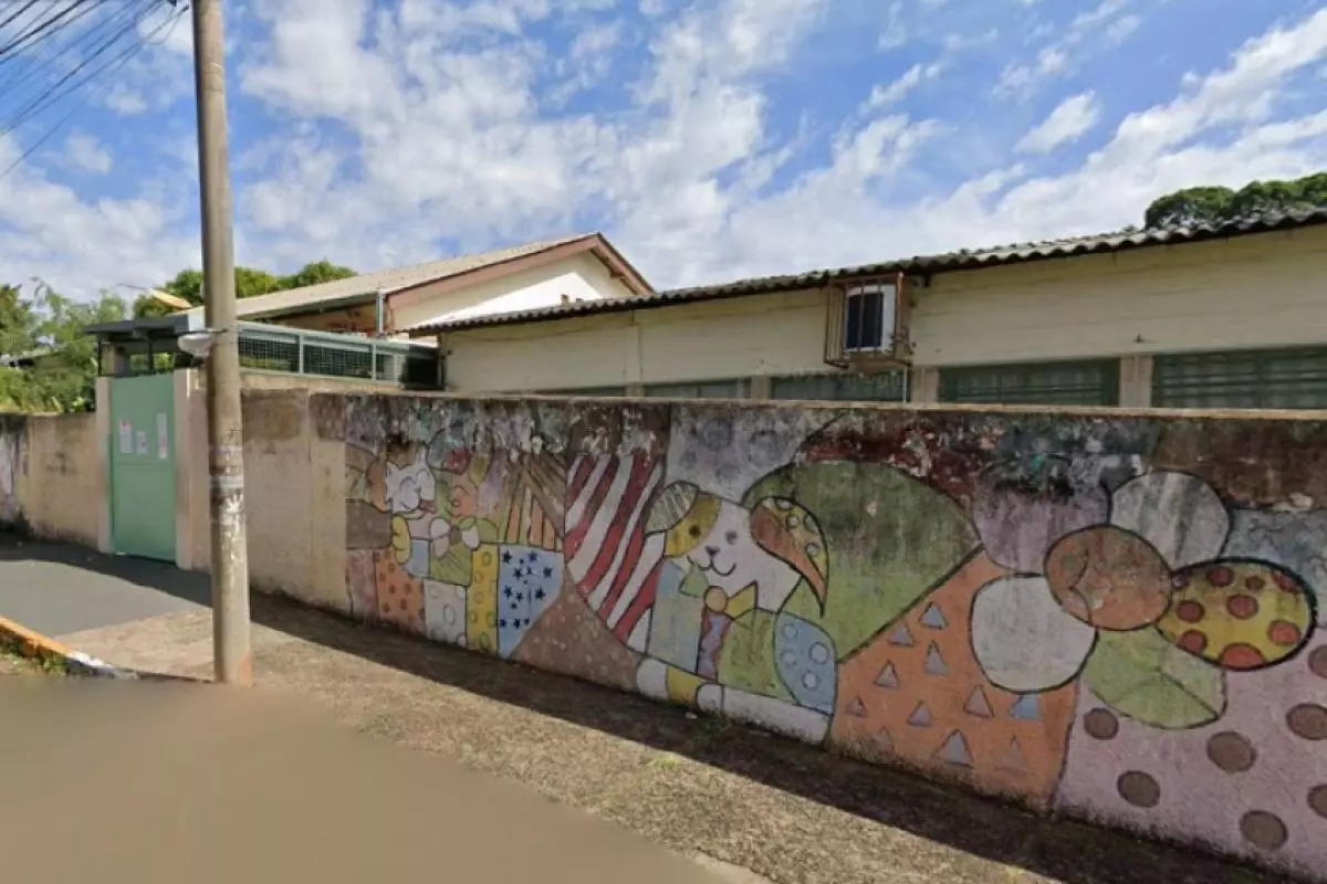 Adolescente espeta colega com canivete dentro de escola em Bauru