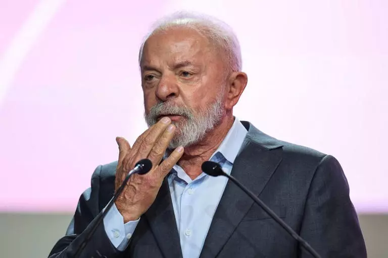 Avaliação do governo Lula oscila para baixo após atingir melhor nível do ano, mostra pesquisa Genial/Quaest