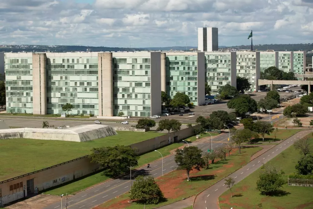 DF: Explosão em ministério de Anielle Franco deixa 30 feridos