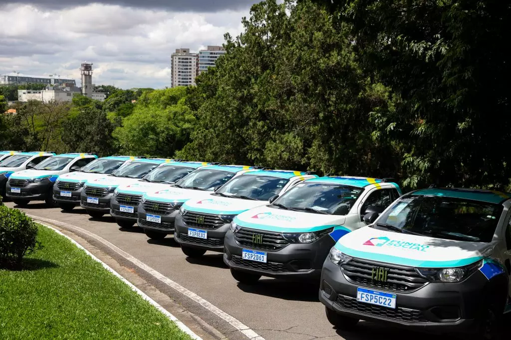 Governo de São Paulo entrega 200 veículos para reforçar atuação de Fundos Sociais Municipais