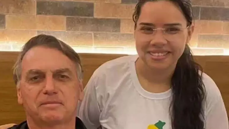 Secretária é demitida do partido de Bolsonaro após ser acusada de fazer macumba