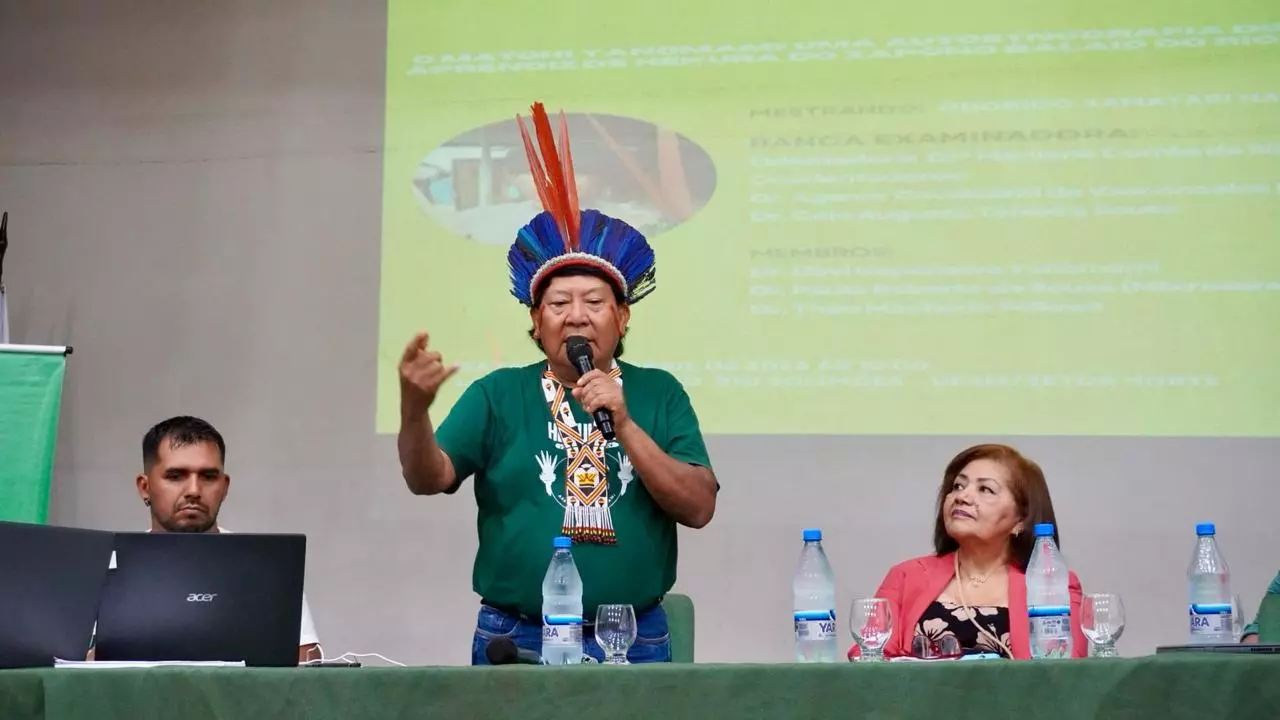 Educadores se tornam primeiros indígenas Yanomami com título de mestre na Universidade Federal do Amazonas Educadores se tornam primeiros indígenas Yanomami com título de mestre na Universidade Federal do Amazonas