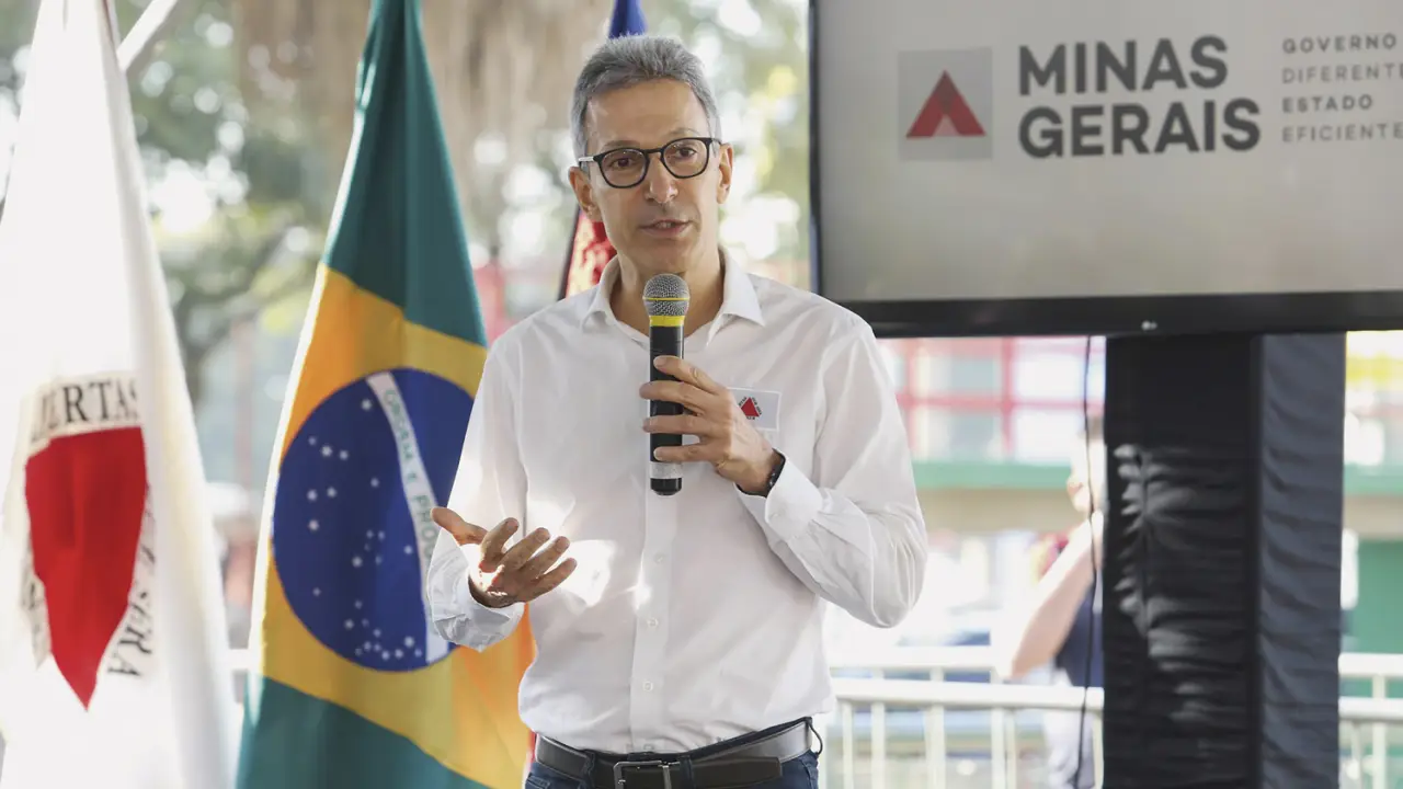 O governador bolsonarista Zema ataca propriedades do Estado em Minas Gerais