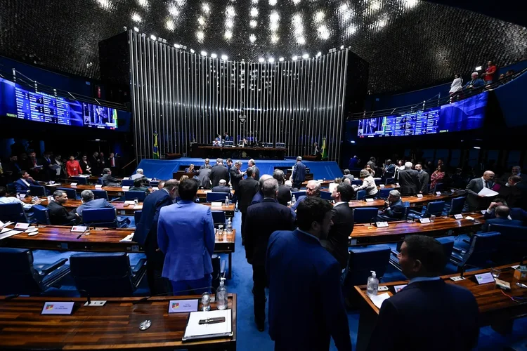 Depois de muita luta, Senado aprova reajuste salarial de servidores federais