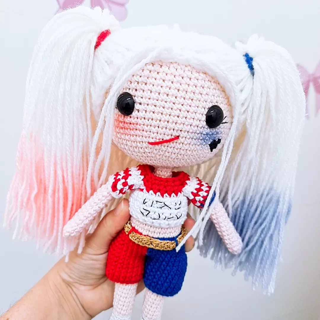 Boneca Arlequina Amigurumi - ATELIE FOFIS