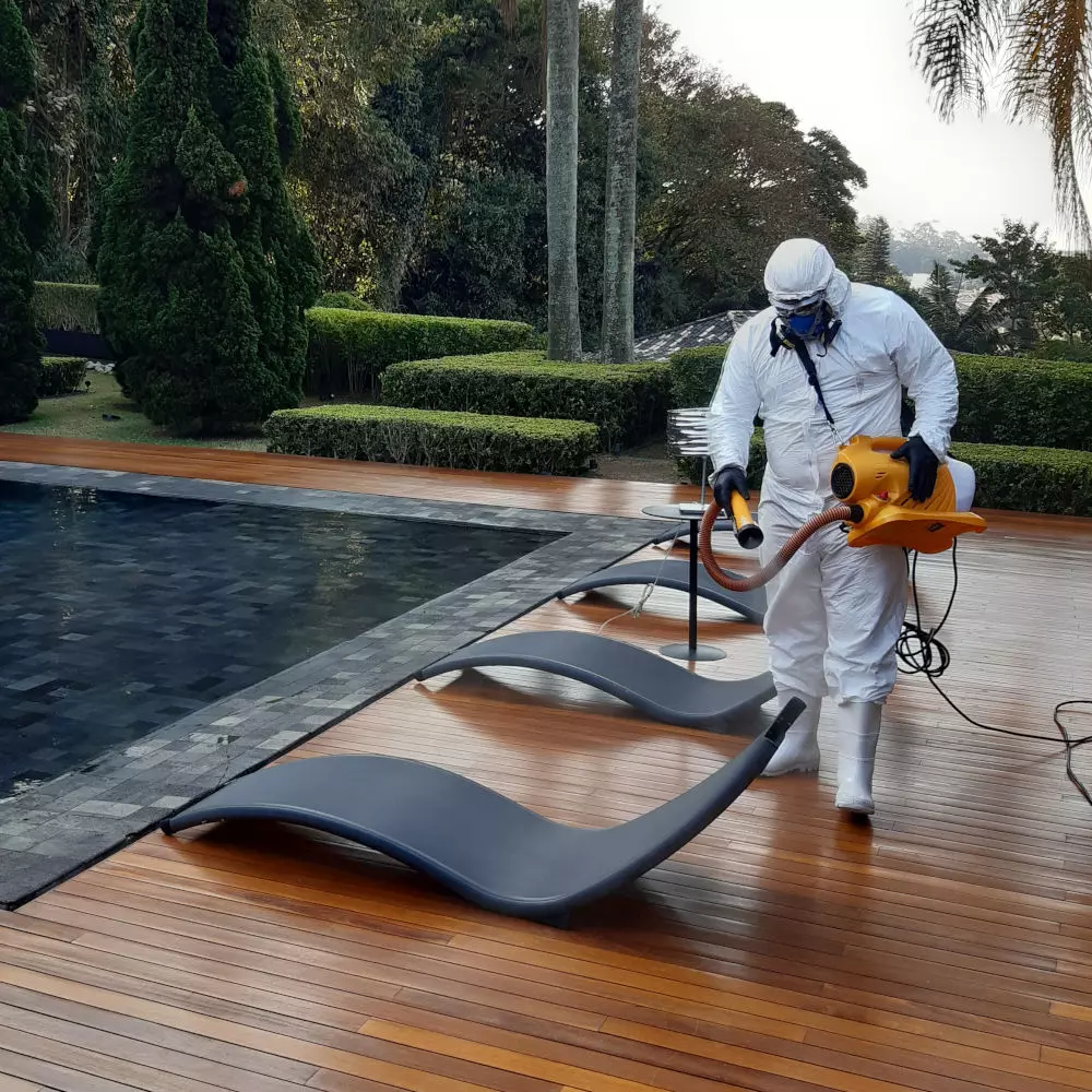 SANITIZAÇÃO E DESINFECÇÃO DE AMBIENTES SANITIZAÇÃO E DESINFECÇÃO DE AMBIENTES