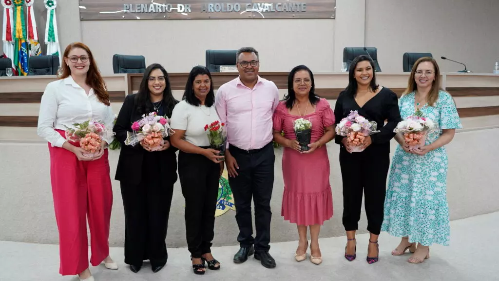 CÂMARA DE BARREIRAS PROMOVE AUDIÊNCIA PÚBLICA NO MÊS DAS MULHERES, COM EXPOSIÇÃO DE TEMAS CONTEMPORÂNEOS E INTERLIGADOS