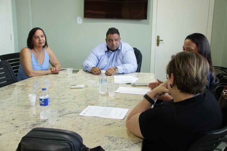 Mesa Diretora da Câmara dialoga com representantes do Sindicato dos Servidores Municipais de Barreiras