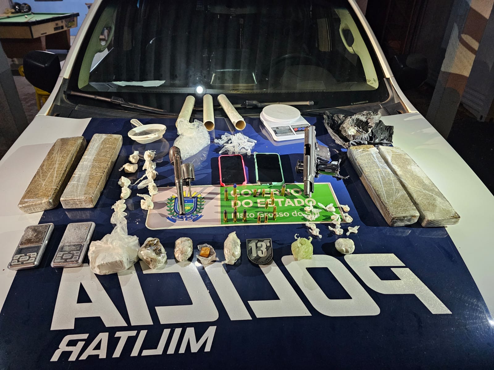 PM apreende armas e drogas em Ribas do Rio Pardo
