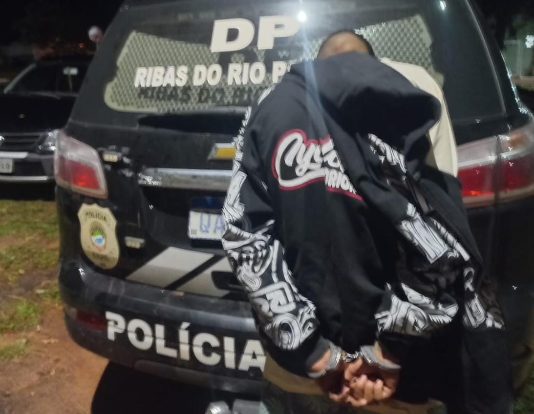 Rapaz é preso por receptação de peças de moto furtada em Ribas do Rio Pardo
