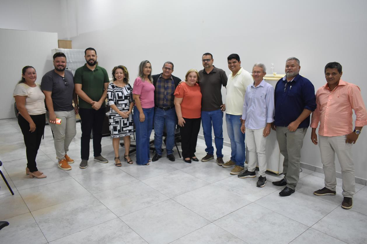 Vereadores recebem o prefeito Roberson Moureira
