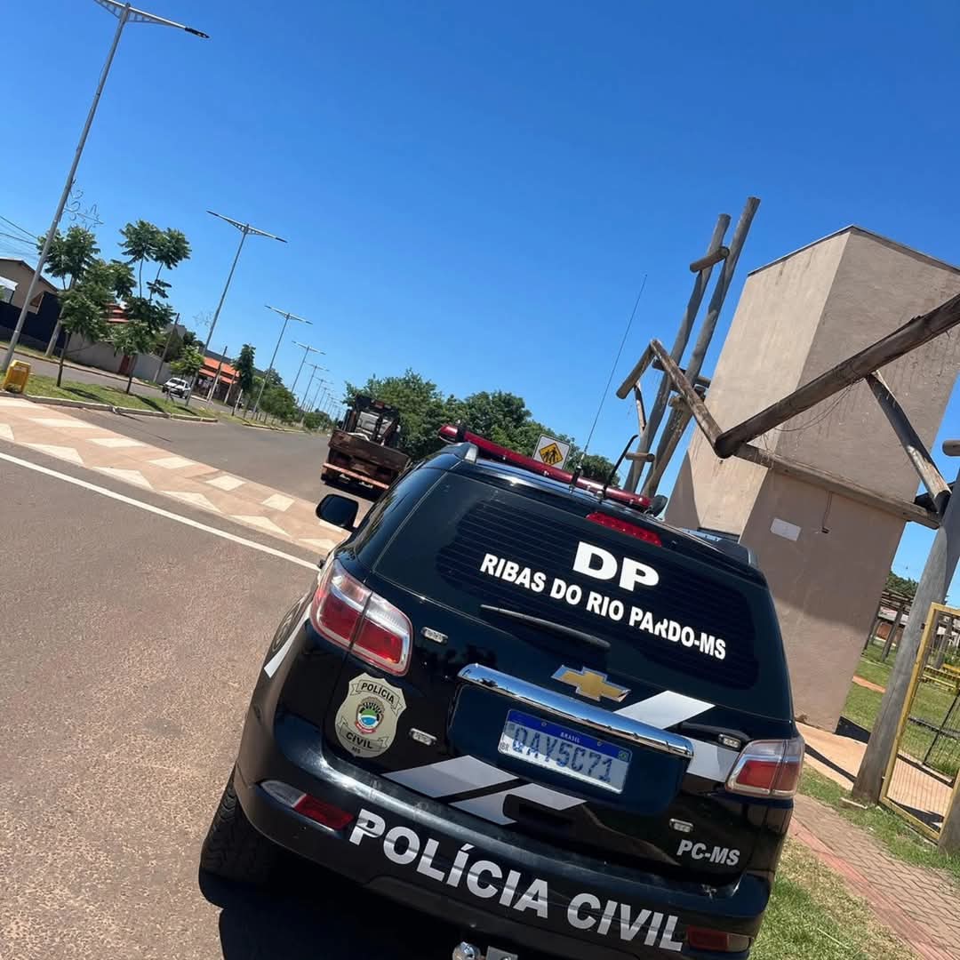 Condutor é preso após empreender fuga da PRF e abandonar SW4 furtada
