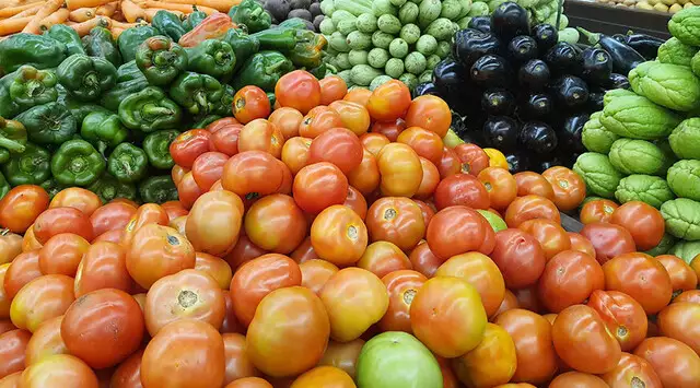 Inflação fica em 0,56% em março, pressionada por alimentos