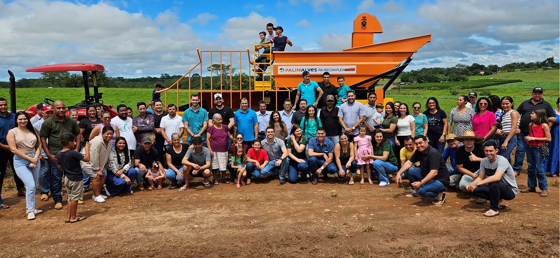 Deputado Jean Mendonça entrega máquinas agrícolas e reforça apoio aos cafeicultores