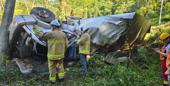 Caminhoneiro morre em acidente na BR-280, em Corupá