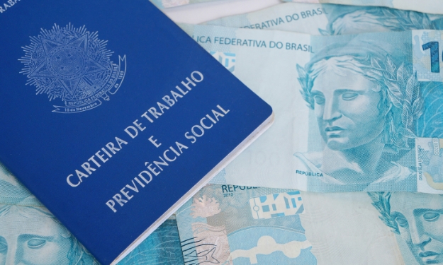 Aumento do salário mínimo em 2025 será menor que o previsto, decide Governo.