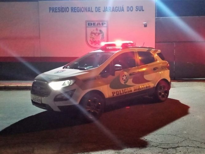 Jovem é preso após estuprar e tentar matar mulher em Jaraguá do Sul